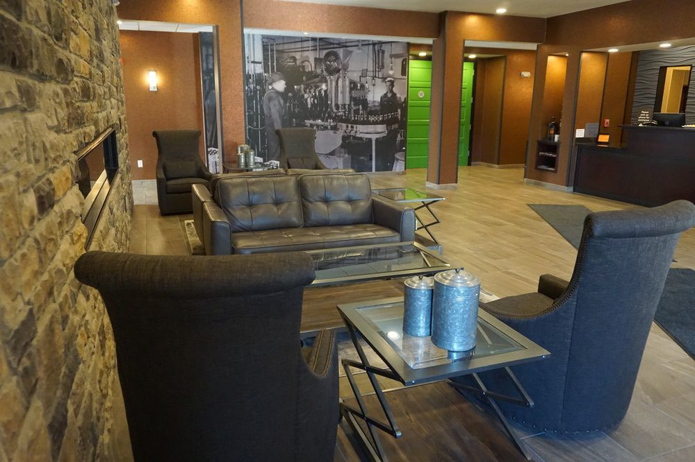 Cobblestone Hotel & Suites - Чиппева-Фолс Экстерьер фото
