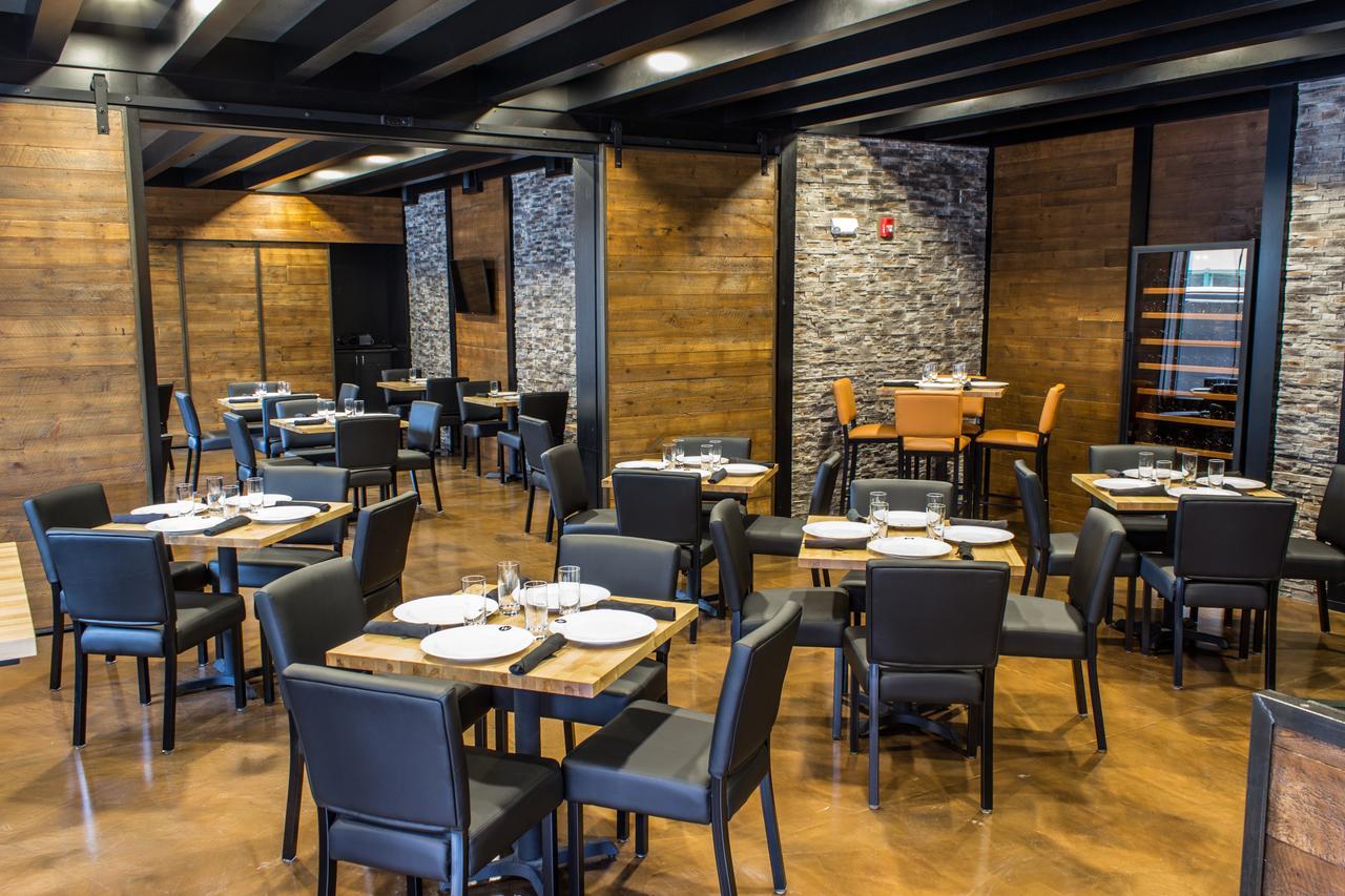 Cobblestone Hotel & Suites - Чиппева-Фолс Экстерьер фото
